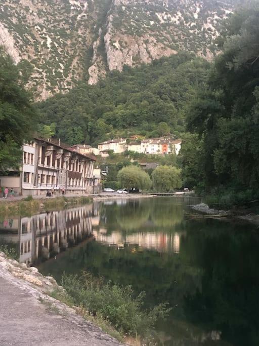 Confortable Au Pied Du Vercors Pont-en-Royans Exterior foto